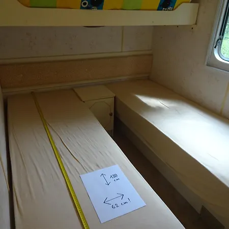 Koniklec U Veselskych Piskoven 캠프장 *