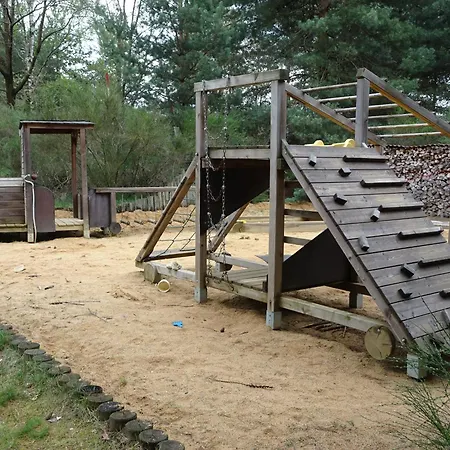 Koniklec U Veselskych Piskoven 캠프장 Vlkov (Tabor)